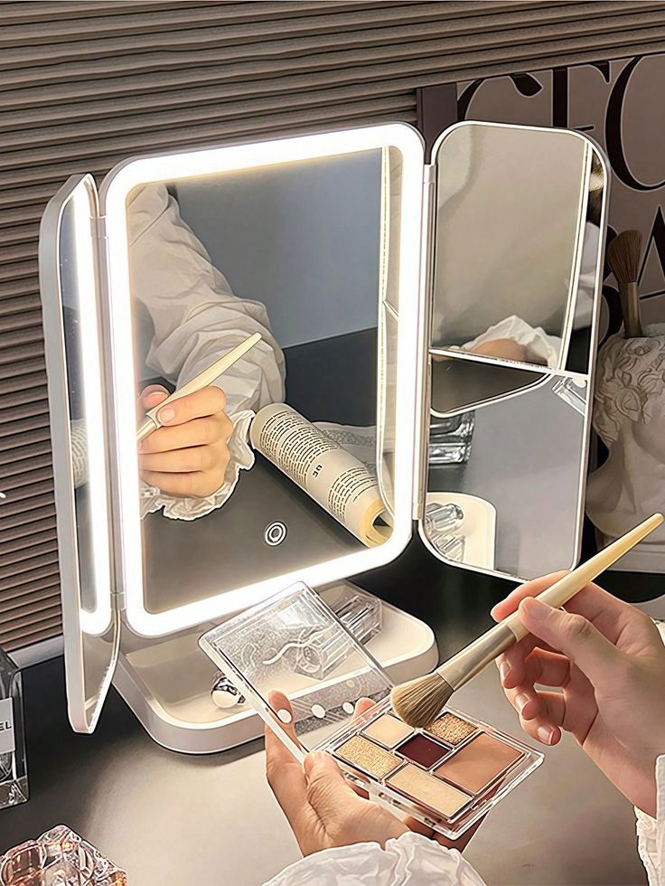 Cosmetic Mirror Stand